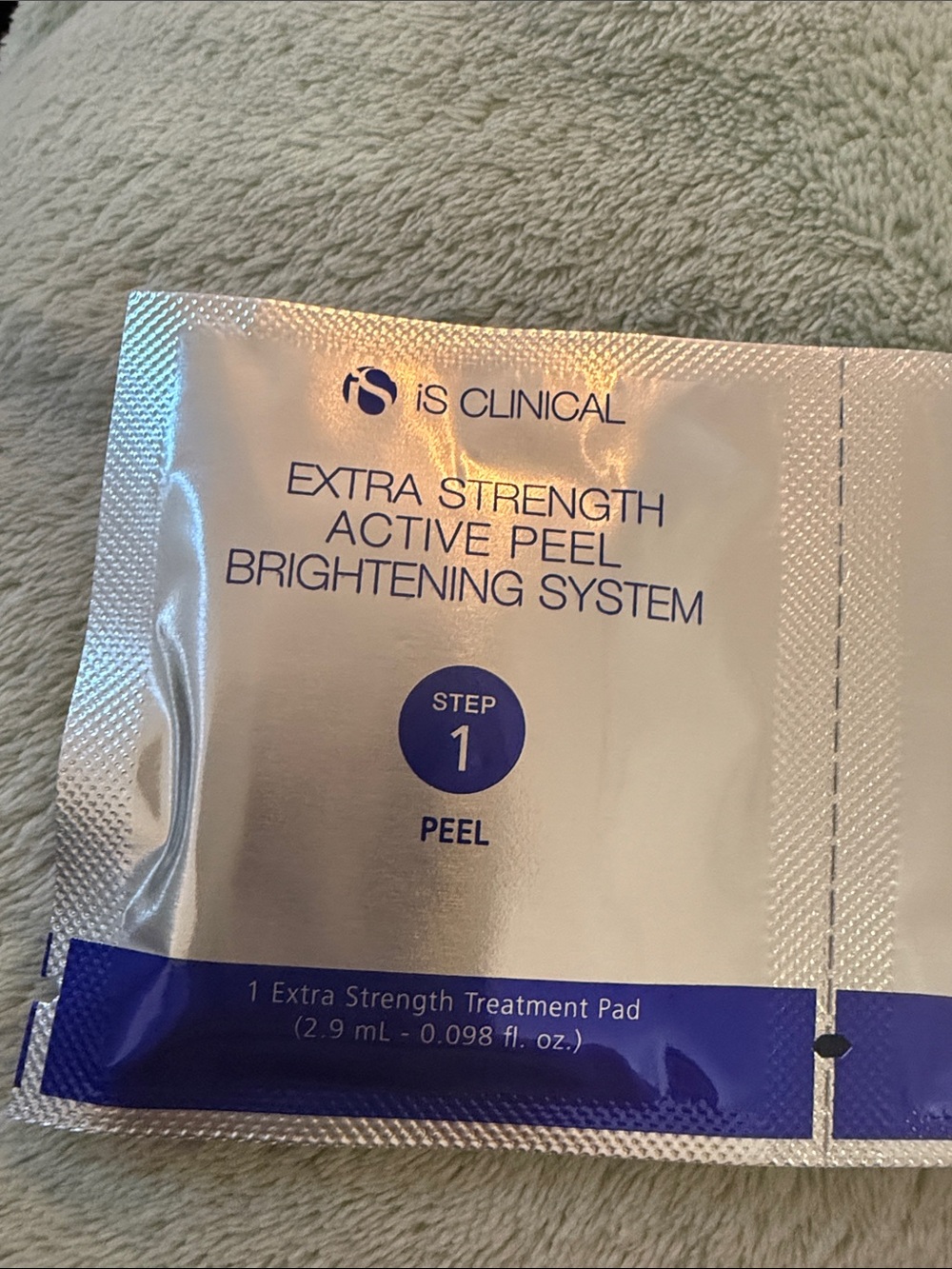 IS clinical (1-5) Extra Strength Active Peel Brightening System - Picture 3 of 4
